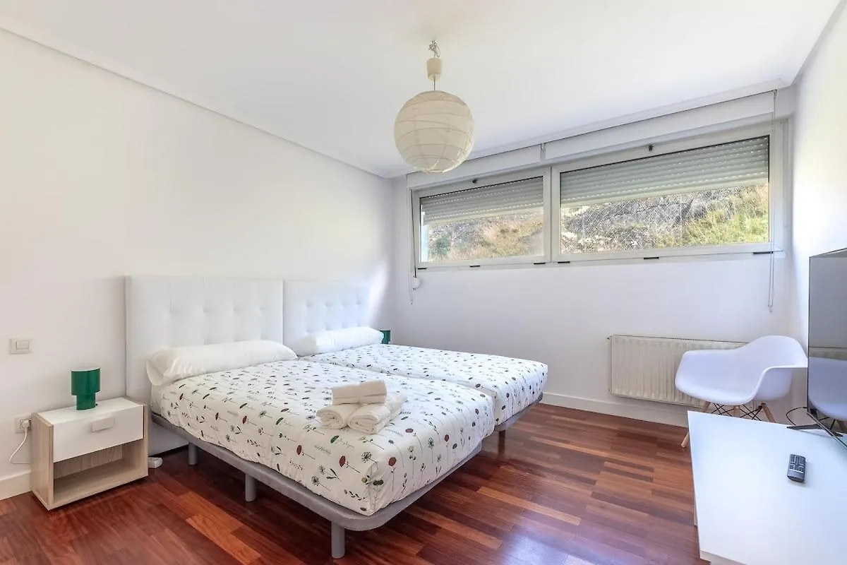 Exclusiva Terraza Y Parking A 5 Min De Bilbaoアパートメント 0*, ビルバオ スペイン